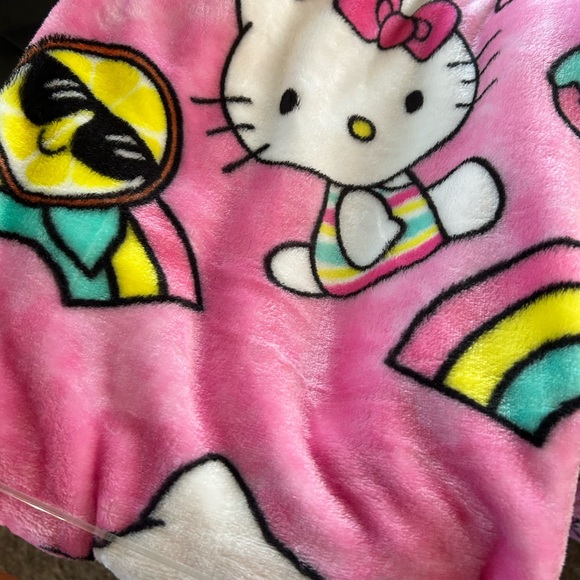 Sanrio Hello Kitty Pink Rainbow Blanket NWT - Picture 4 of 5